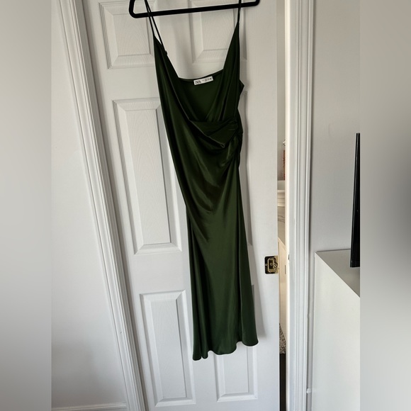 Lingerie style emerald colored dress - Picture 2 of 5